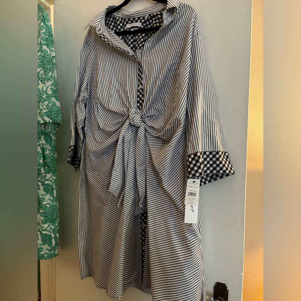 Foxcroft Sz 22 NWT black stripe/gingham from nonsmoking home
